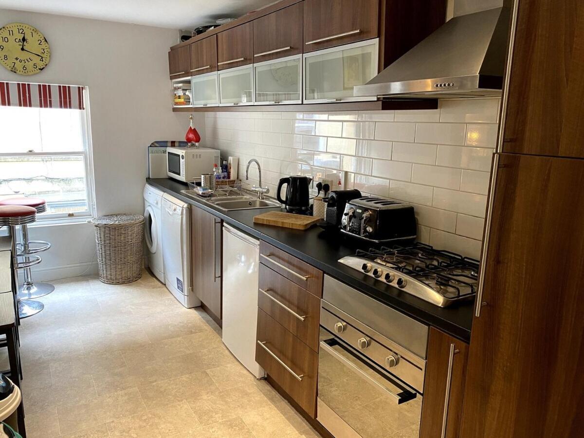 Spacious City Centre Apartment Бат Екстер'єр фото