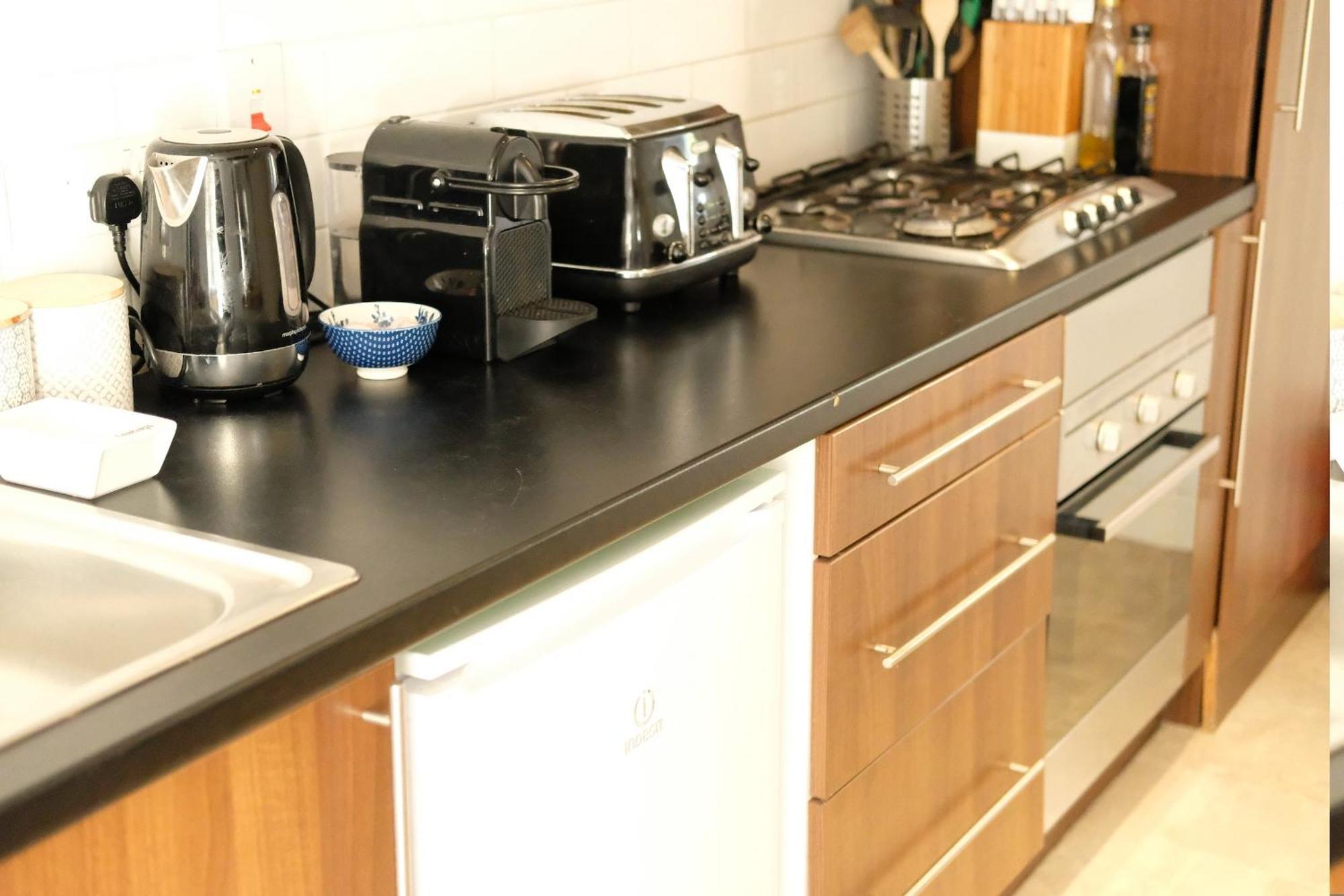 Spacious City Centre Apartment Бат Екстер'єр фото